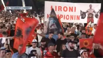 Diaspora në Tiranë, pjesëmarrje rekord/ Dita e 35-të, protestuesit marshojnë në kryeqytet