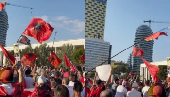 Diaspora ‘pushton’ Tiranën/ Qytetarët nisin organizimin në sheshin “Skënderbej”: Rama jep dorëheqjen