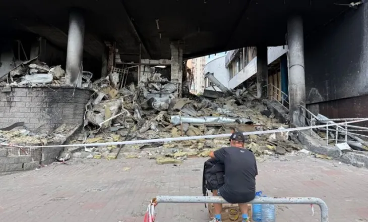 Disa raportohen të plagosur pasi Rusia qëllon me raketa balistike Kievin