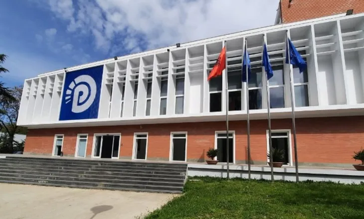 Diskutohet rikthimi në Parlament? PD mbledh deputetët një orë para seancës plenare