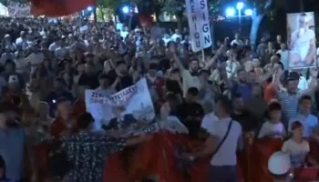 Dita e 37-të e protestës, qytetarët nisin marshimin në rrugë