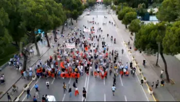 Dita e 39-ë e protestës, qytetarët mblidhen në shesh, kërkojnë dorëheqjen e kryeministrit Rama