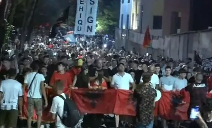 Dita e 39-të e protestës, qytetarët nisin marshimin në rrugë