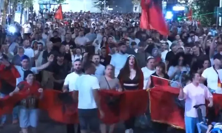 Dita e 41-të e protestës, qytetarët nisin marshimin në rrugë