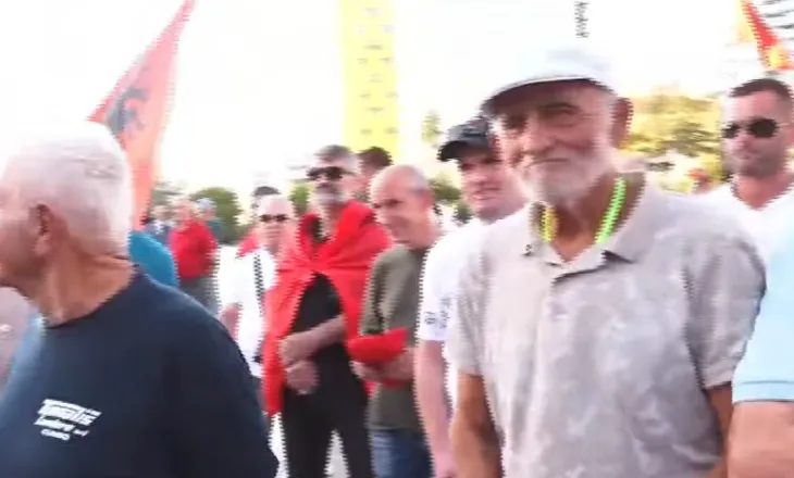 Dita e 42-të e protestës, nis grumbullimi i qytetarëve në sheshin “Skënderbej”