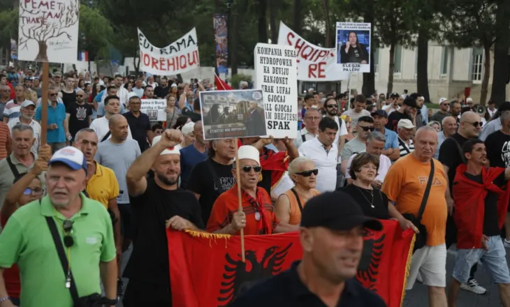 Dita e 55-të e protestës, qytetarët marshojnë drejt Kryeministrisë