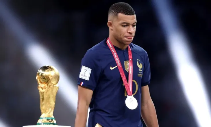 “Do të na dhembë gjatë”, letra e ndjerë e Kylian Mbappé pas humbjes në Botëror