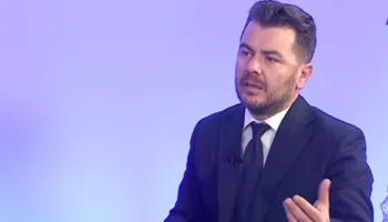 “Dorëheqja do të ishte rruga më e lehtë për Edi Ramën”/ Reagon Kapri: I trembet përballjes me drejtësinë