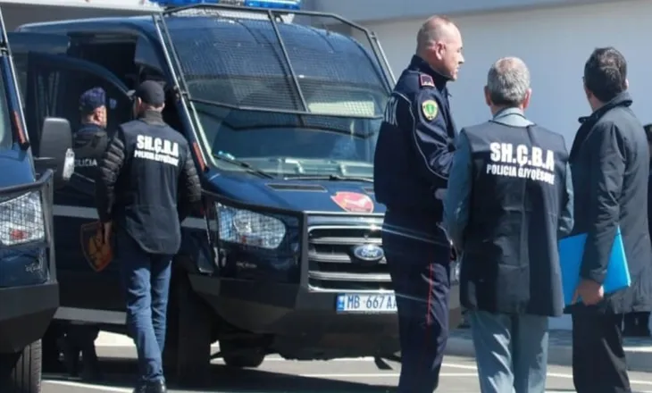 Drogë e lojëra fati, në pranga një efektiv policie e 2 persona të tjerë (EMRAT)