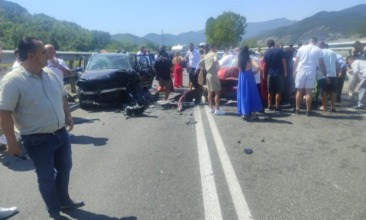 Dy automjete përplasen në segmentin Milot–Rrëshen, zjarrfikset ndërhyjnë për nxjerrjen e të plagosurve