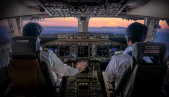 Dy pilotë zviceranë pezullohen para fluturimit, dyshohet se ishin nën efektin e alkoolit