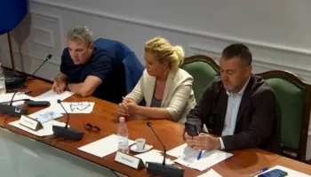 “E gjete lepurin në ferrë?”, Gjinkuri përplaset me Ulsi Manjën: Më jep fjalën ose po largohem…