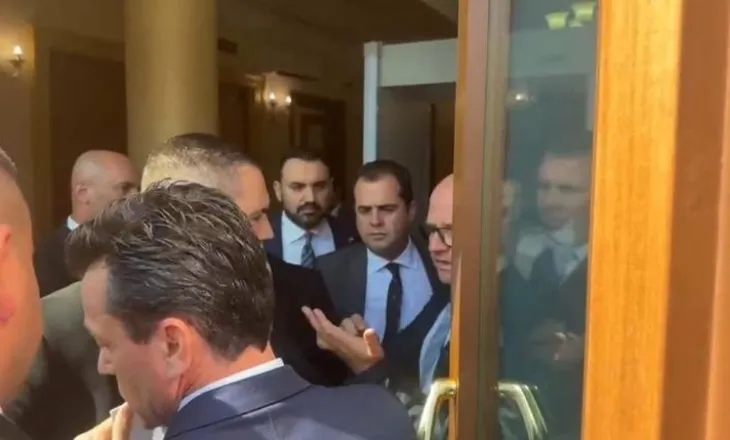 “E kam shlyer dënimin”, Agron Shehaj përplaset me Gardën, nuk lejohet të futet në Parlament