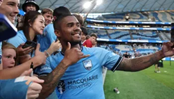 E mbani mend Douglas Costa? Braziliani largohet nga Chievo në Serie D dhe bashkohet me Balotellin