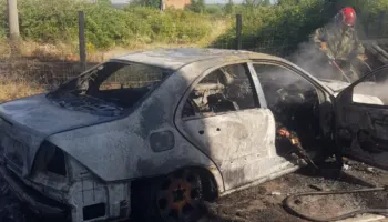 E rëndë në Korçë! Përfshihet nga flakët automjeti, gjendet pa jetë 66-vjeçari (Emri)