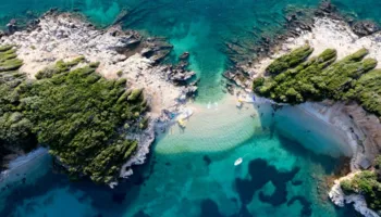 “El Nacional”: Shqipëria, parajsa e lirë e Mesdheut që po fiton zemrat e turistëve