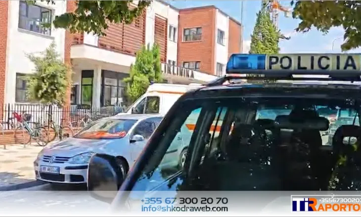 EMRAT – Plagosja me thikë tek Poliklinika në Shkodër, arrestohen babë e bir të dyshuar si autor të ngjarjes…