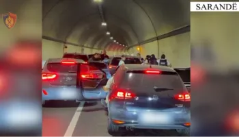 EMRI/ Kontrolli në Tunelin e Skërficës zbulon 4 pistoleta brenda automjetit, arrestohet 31-vjeçari