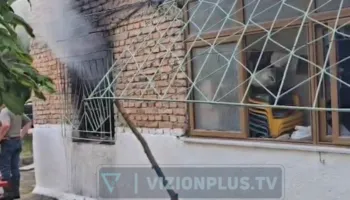 EMRI/ Zjarr në një pallat në Korçë, humb jetën 72-vjeçari! Detaje nga ngjarja