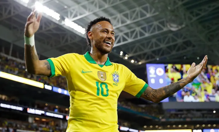 “Erdhi koha që të tjerët të vazhdojnë rrugën”, Neymar largohet zyrtarisht nga Brazili pas mbarimit të Botërorit