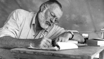 Ernest Hemingway: Ja si e përkufizonte një shkrimtar fituesi i Nobelit