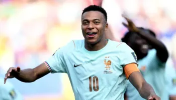 Eto’o “kurorëzon” Mbappe: Është fenomen, çfarë duhet të provojë akoma? Të gjithë e kanë frikë