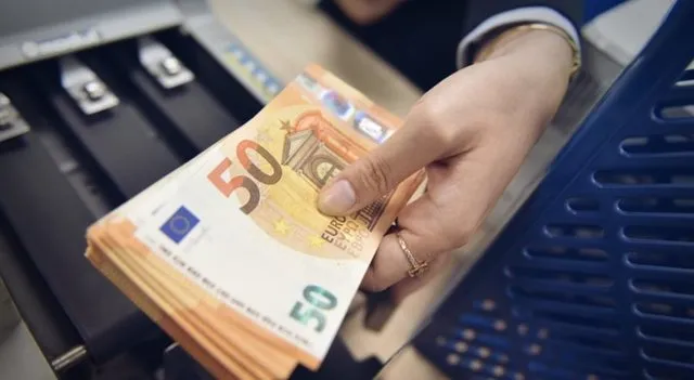 Euro në rënie të lirë, monedha europiane arrin një tjetër minimum historik