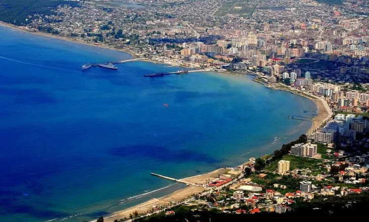 Europa “zbarkon” në Vlorë / Turistët e huaj preferojnë qytetin bregdetar për pushime