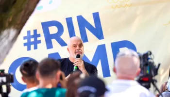 “Faktet treguan të kundërtën”/ Rama takim me të rinjtë në RinCamp 2026: Protesta nisi me Zvërnecin, u harrua sepse…