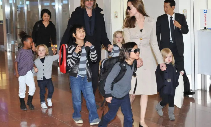 Fëmijët e Angelina Jolie-t dhe Brad Pittit kërkojnë të heqin mbiemrin e babait të tyre
