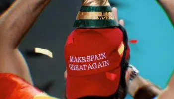 Festoi me kapelen “Make Spain Great Again”, Donald Trump përgëzon publikisht Ferran Torres