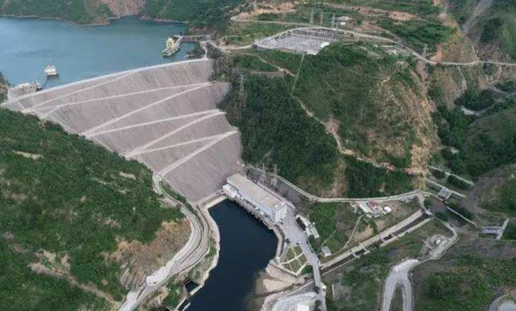 Fierza sfidon thatësirën, rezervat ujore mbeten mbi mesataren e sezonit
