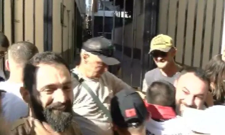“Fitore! Rama ka mbaru!”/ Vijon lirimi i të arrestuarve, mes tyre edhe aktivisti Gent Progni