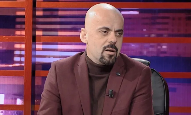 Flamingot/ Humbja e durimit në protesta, në favor të qeverisë Rama