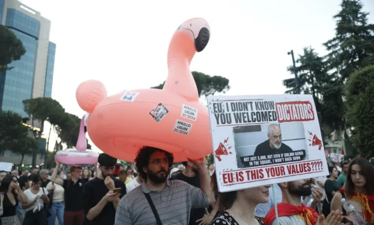 Fletrrufe digjitale’: Shënjestrimi i protestuesve nga Edi Rama ngre shqetësime