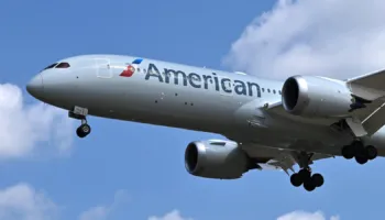 Fluturimi i American Airlines devijon drejt Irlandës pasi 6 stjuardesa sëmuren
