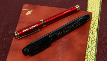 FOTO-LAJM/ Dhuratë speciale për liderët e NATO-s, Turqia i surprizon me stilolapsa të personalizuar