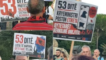 FOTO-LAJM/ “Protesta vazhdon sepse problemet vazhdojnë!”, Pankartat e qytetarëve në protestën e 53-të kundër Ramës