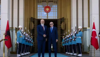 FOTO / “Me mikun e çmuar…”, Rama takohet me Erdogan pas Samitit të NATOs-. Ja çfarë thotë Kryeministri