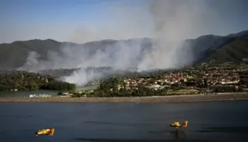 Franca regjistron gati 11,000 zjarre, ndërsa sipërfaqja e djegur tashmë tejkalon totalin e vitit 2025