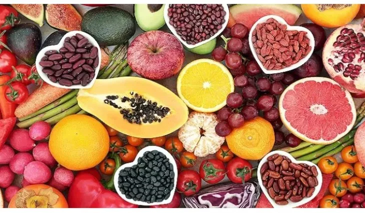 Frutat që ju ndihmojnë të përballoni vapën, ja çfarë duhet të konsumoni gjatë ditëve të nxehta