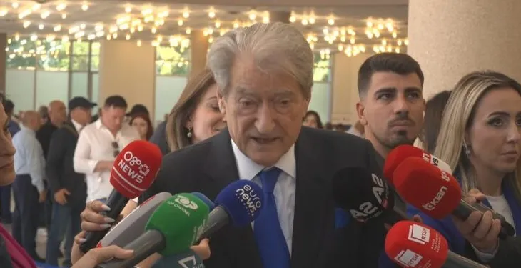 “Funerali politik i Edi Ramës”, Berisha: Populli po kërkon largimin e kreut të meduzës