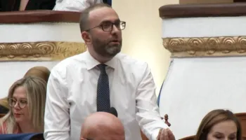 ‘Fusni pyetjet tona në seancë’, Bardhi -Peleshit: Shtëpinë s’ta dimë se jeton me qira, e ke te ‘White Rock’ me Belindën