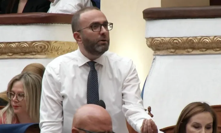 ‘Fusni pyetjet tona në seancë’, Bardhi -Peleshit: Shtëpinë s’ta dimë se jeton me qira, e ke te ‘White Rock’ me Belindën