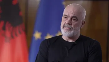 Gazetarja britanike nxjerr zbuluar Ramën për projektet në Sazan dhe Zvërnec: I pashë vetë buldozerët dhe …