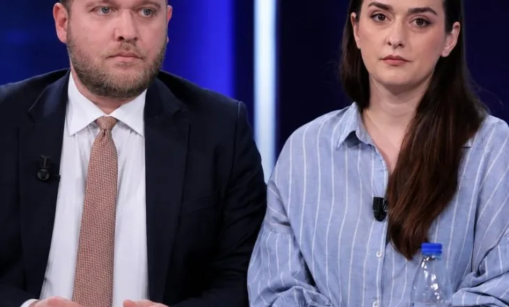 Gënjeshtar dhe qesharak/ Vatnikaj: Jeni parlament analfabetësh, Bido: Grusht shteti