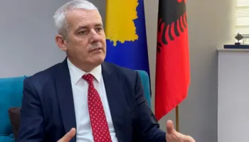 “Gënjeshtare patologjike”, Zveçla i përgjigjet ministres serbe: S’kam qenë fare në Dukagjin gjatë luftës