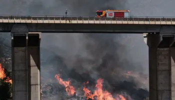 Gjendje e jashtëzakonshme në Madrid, qeveria mobilizon ushtrinë për të përballuar zjarret