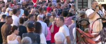 “Gjeni një psikiatër që ta vizitojë”/ ‘Shpërthen’ protestuesi:Rama një hajdut, është kryeministër i krimit dhe i drogës