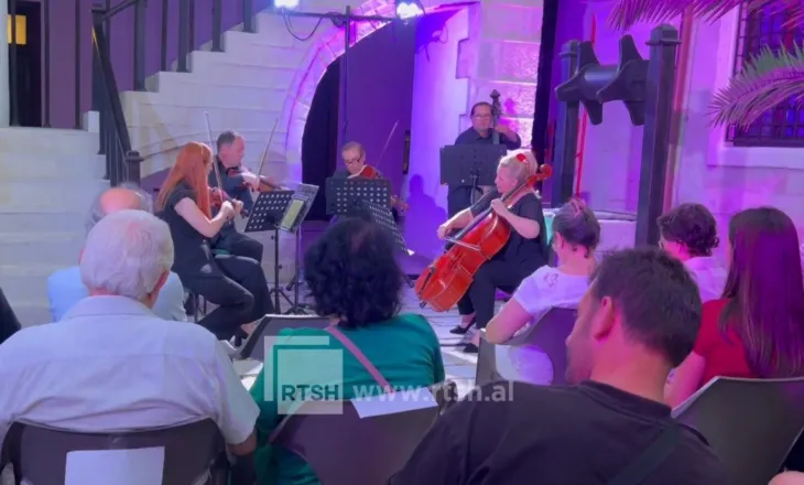 Gjigantët e klasikes “zbresin” në Durrës, koncert me pjesë nga Mozart, Bach, Boccherini, Shostakovich, Piazzolla dhe Gardel